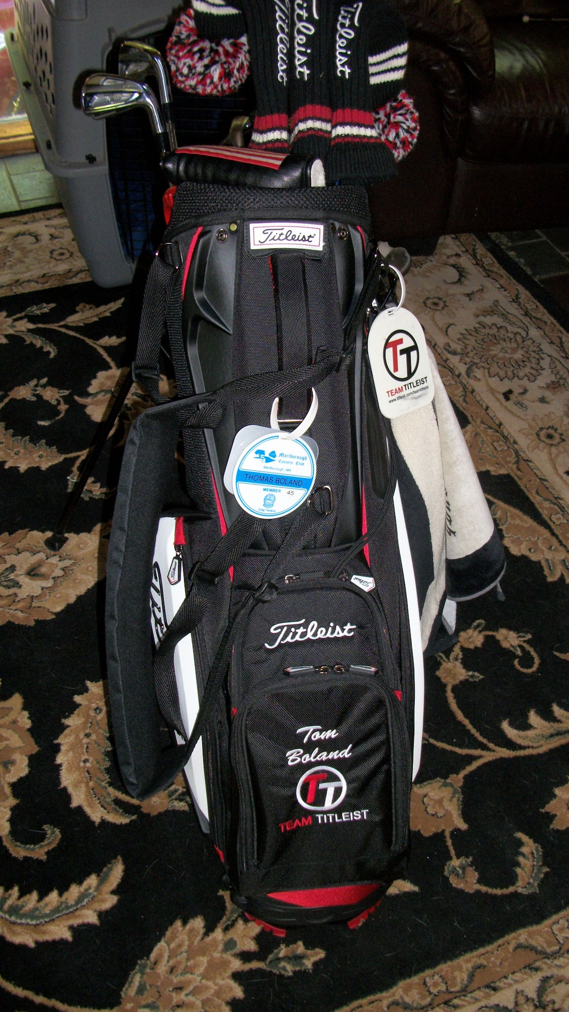 Titleist Staff Stand bag and mid-size grips - Golf Gear - Team Titleist